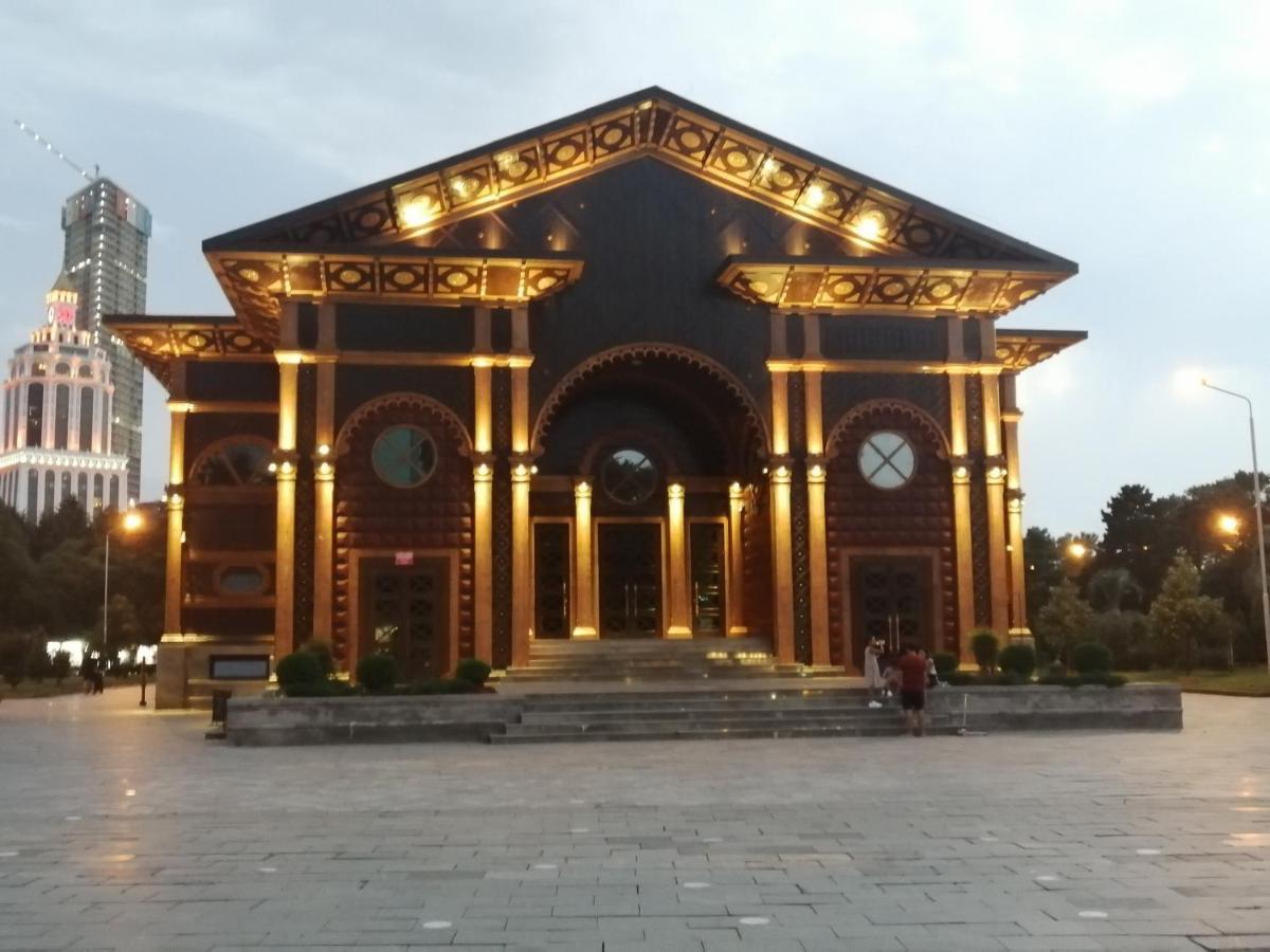 Apartments In The Historical Center Of Batumi, Near The Seaside Park מראה חיצוני תמונה